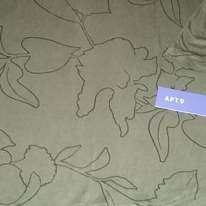 Apt. 9 essential crewneck tee